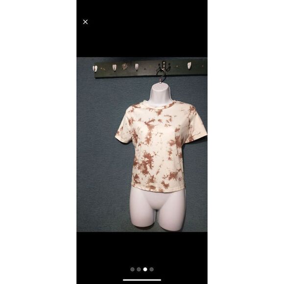 Shein t-shirt size large. Like new - Picture 3 of 4